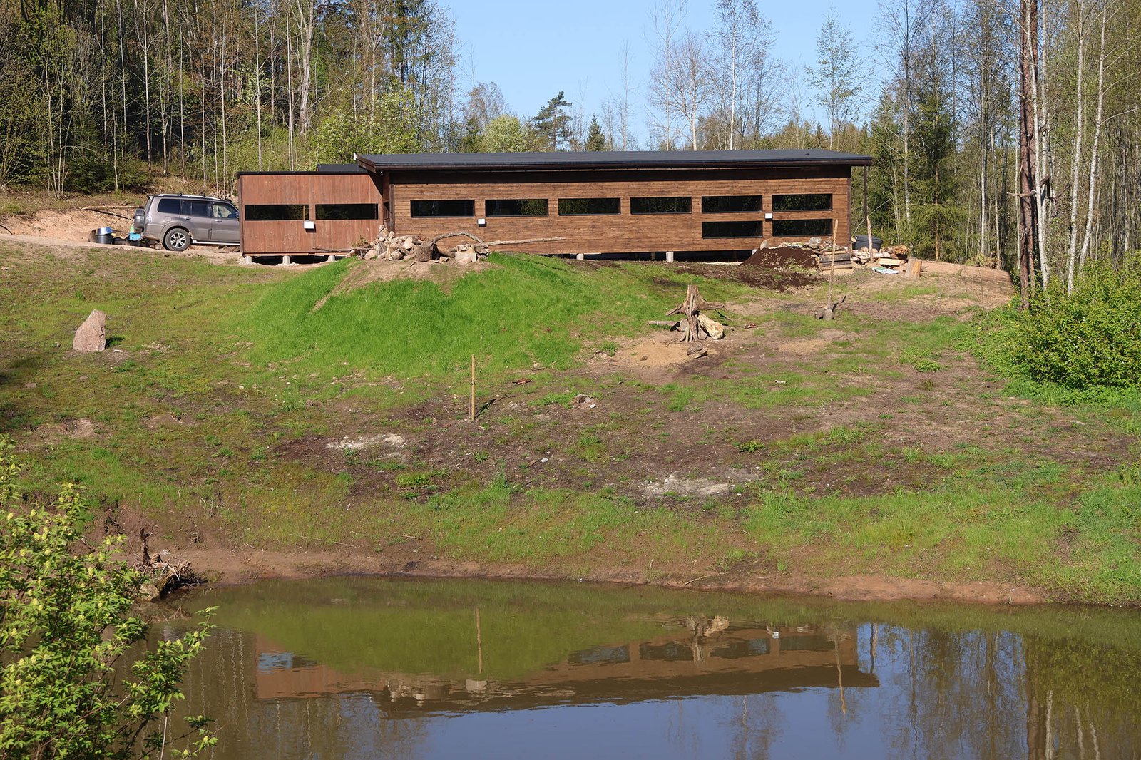 The Wildlife Dreams luxury hide in Estonia, overlooking a forest pond